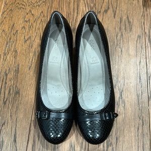 ECCO Leather Pumps